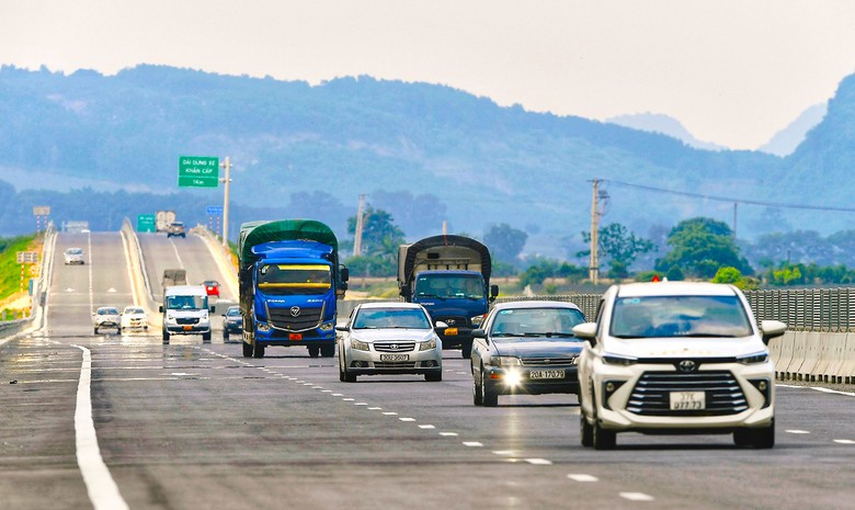 Đi nhanh, an to&agrave;n hơn nhờ c&oacute; cao tốc Bắc - Nam- Ảnh 2.