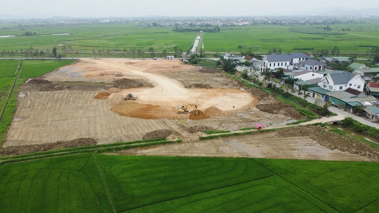 Bộ Xây dựng phản hồi kiến nghị về công tác tái định cư phục vụ làm đường sắt tốc độ cao- Ảnh 1. Bộ Xây dựng phản hồi kiến nghị về công tác tái định cư phục vụ làm đường sắt tốc độ cao- Ảnh 1.