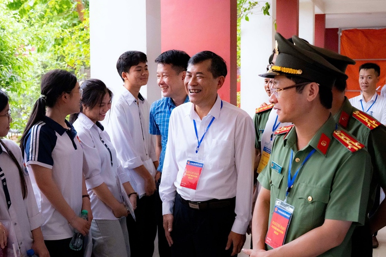 Th&iacute; sinh c&aacute;c tỉnh th&agrave;nh tự tin bước v&agrave;o kỳ thi tốt nghiệp THPT năm 2026- Ảnh 1.