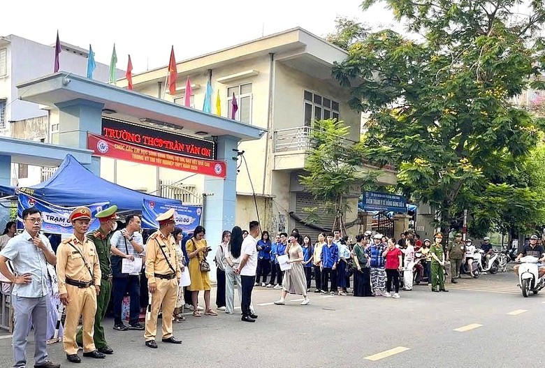 Th&iacute; sinh c&aacute;c tỉnh th&agrave;nh tự tin bước v&agrave;o kỳ thi tốt nghiệp THPT năm 2026 - Ảnh 5.