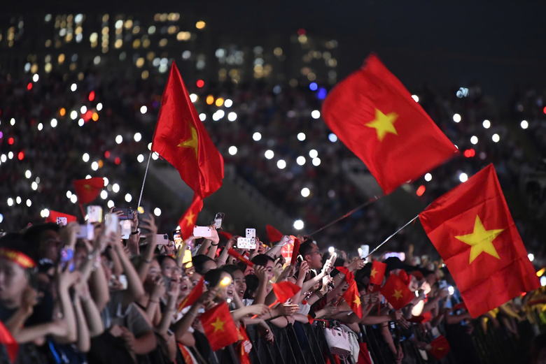 Concert b&ugrave;ng nổ, v&igrave; sao c&ocirc;ng nghiệp &acirc;m nhạc Việt Nam vẫn chưa cất c&aacute;nh?- Ảnh 5.