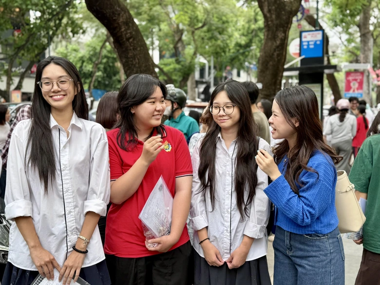 Thí sinh đánh giá đề Ngữ văn "vừa sức", tự tin cầm chắc điểm khá- Ảnh 2. Thí sinh đánh giá đề Ngữ văn "vừa sức", tự tin cầm chắc điểm khá- Ảnh 2.
