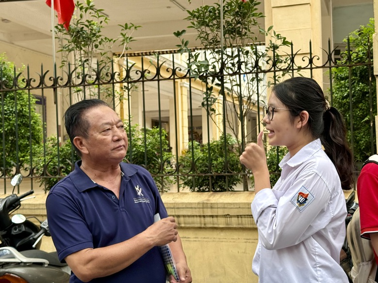 Thí sinh đánh giá đề Ngữ văn "vừa sức", tự tin cầm chắc điểm khá- Ảnh 3. Thí sinh đánh giá đề Ngữ văn "vừa sức", tự tin cầm chắc điểm khá- Ảnh 3.