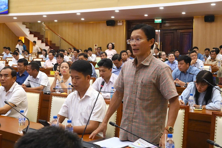 Đất đai l&agrave; lĩnh vực ph&aacute;t sinh nhiều kiến nghị nhất của doanh nghiệp tại Quảng Ng&atilde;i - Ảnh 3.