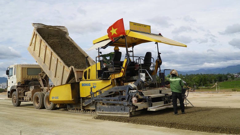 Gia Lai: Khẩn trương ho&agrave;n thiện đường cất hạ c&aacute;nh số 2 Cảng h&agrave;ng kh&ocirc;ng Ph&ugrave; C&aacute;t - Ảnh 7.