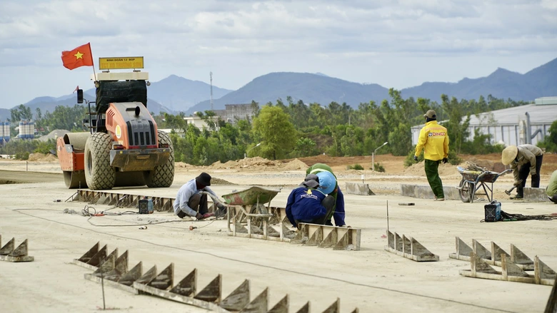 Gia Lai: Khẩn trương ho&agrave;n thiện đường cất hạ c&aacute;nh số 2 Cảng h&agrave;ng kh&ocirc;ng Ph&ugrave; C&aacute;t - Ảnh 5.