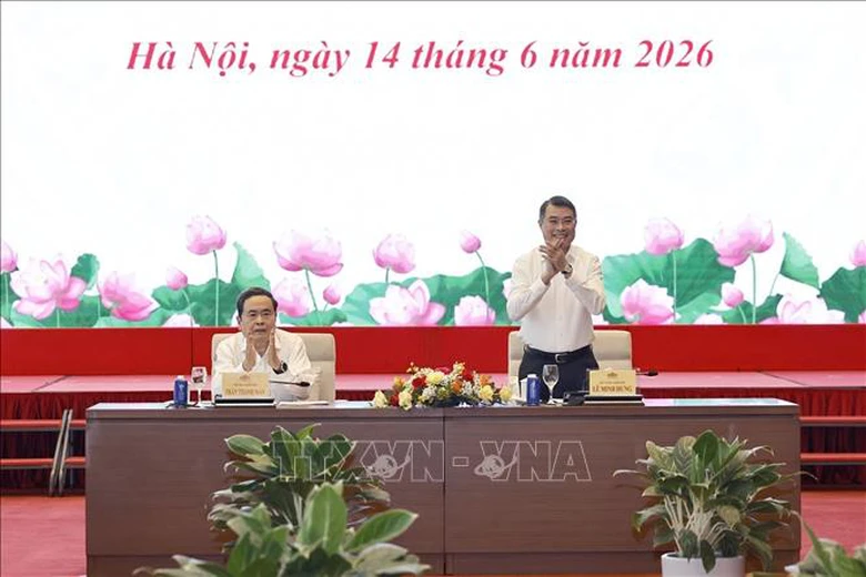 Thủ tướng Ch&iacute;nh phủ v&agrave; Chủ tịch Quốc hội gặp mặt l&atilde;nh đạo c&aacute;c cơ quan b&aacute;o ch&iacute; - Ảnh 1.