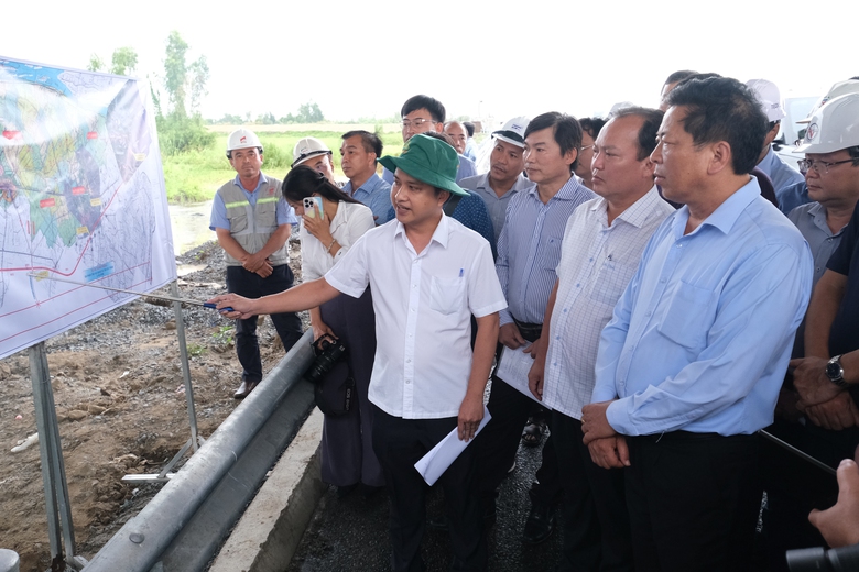 Bộ trưởng Trần Hồng Minh thúc tiến độ 2 tuyến cao tốc trục dọc, trục ngang ĐBSCL - Ảnh 3.