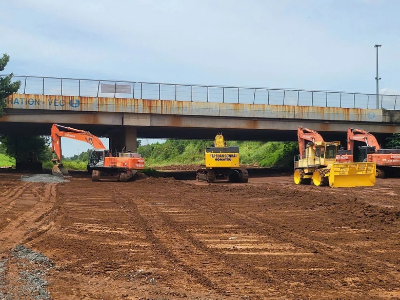 Bàn giao toàn bộ mặt bằng thi công cao tốc Dầu Giây - Tân Phú trước 30/6 - Ảnh 1.