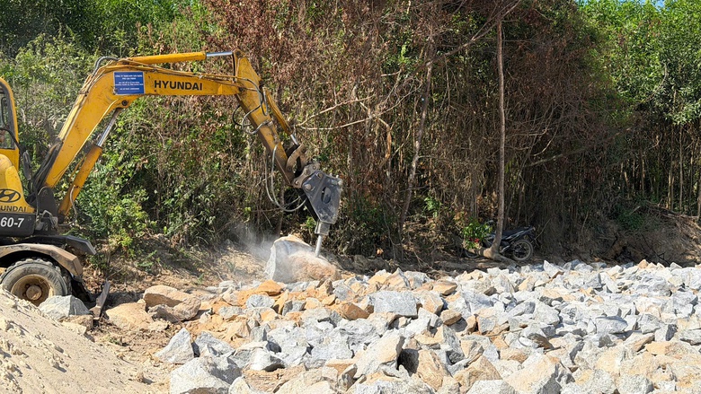 Quảng Ng&atilde;i chi h&agrave;ng chục tỷ đồng nạo v&eacute;t, x&acirc;y k&ecirc;nh chống ngập c&aacute;c khu c&ocirc;ng nghiệp - Ảnh 8.