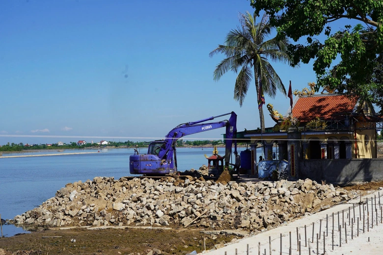 Không đánh đổi an toàn lấy tiến độ trên các công trường xây dựng ở Hà Tĩnh - Ảnh 3.
