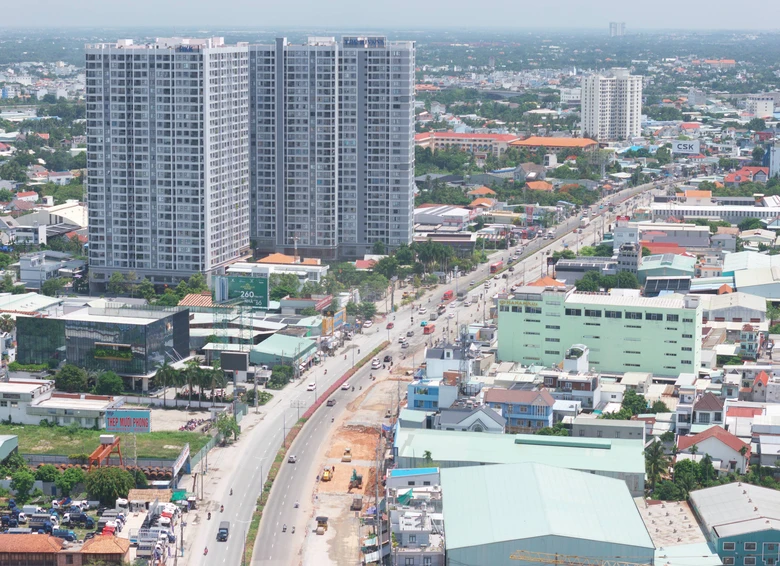 Diện mạo mới của quốc lộ 13 sau khi mở rộng l&ecirc;n 8 l&agrave;n xe - Ảnh 6.