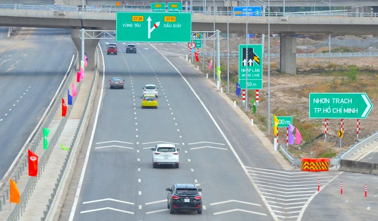 Y&ecirc;u cầu VEC khẩn trương khắc phục bất cập thu ph&iacute; kết nối cao tốc Bi&ecirc;n H&ograve;a - Vũng T&agrave;u - Ảnh 1.
