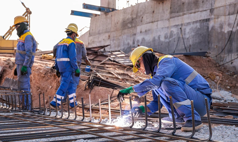 Không đánh đổi an toàn lấy tiến độ trên các công trường xây dựng ở Hà Tĩnh - Ảnh 1.