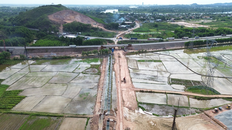 Cắt chuyển khối lượng nh&agrave; thầu kh&ocirc;ng đảm bảo tiến độ mở rộng cao tốc Cam Lộ - La Sơn - Ảnh 3.