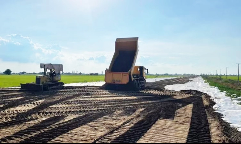 Cần Thơ yêu cầu báo cáo tiến độ nguồn cát cho các dự án trọng điểm trước ngày 20/6 - Ảnh 2.