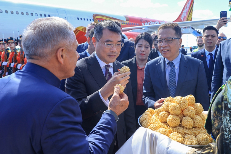 Thủ tướng Lê Minh Hưng đến Kazan, bắt đầu chuyến công tác tại Liên bang Nga - Ảnh 3.