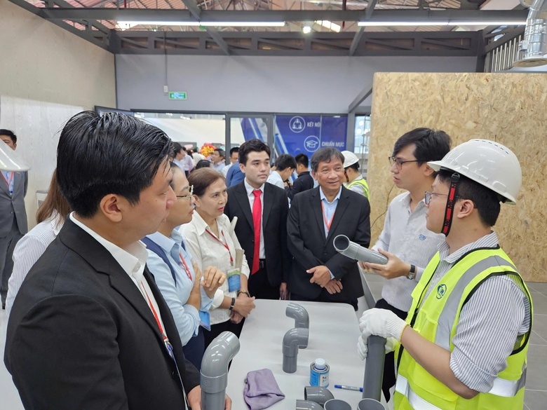Doanh nghiệp bắt tay trường đại học đào tạo nhân lực kỹ thuật - Ảnh 2.