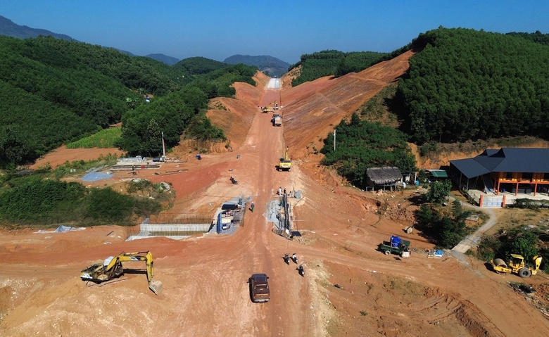 Bộ X&acirc;y dựng sẽ xin chủ trương dừng dự &aacute;n chậm GPMB, cản tiến độ giải ng&acirc;n vốn đầu tư c&ocirc;ng - Ảnh 1.