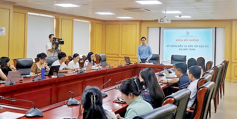 Nắm bắt “cơ hội vàng” từ chuyển đổi số báo chí - Ảnh 3.