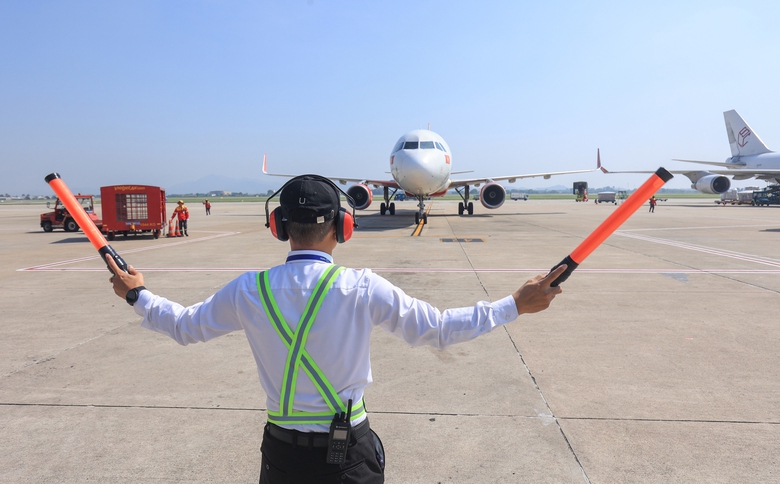 Cục H&agrave;ng kh&ocirc;ng siết an to&agrave;n khai th&aacute;c trong thời tiết nắng n&oacute;ng, khắc nghiệt - Ảnh 3.
