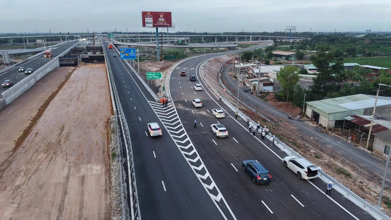 Đồng Nai kiến nghị mở rộng đồng bộ 3 tuyến cao tốc kết nối s&acirc;n bay Long Th&agrave;nh - Ảnh 3.