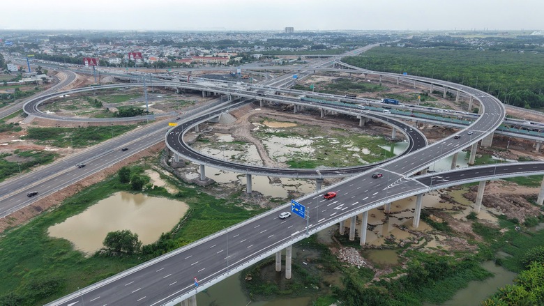 Đồng Nai kiến nghị mở rộng đồng bộ 3 tuyến cao tốc kết nối s&acirc;n bay Long Th&agrave;nh - Ảnh 2.