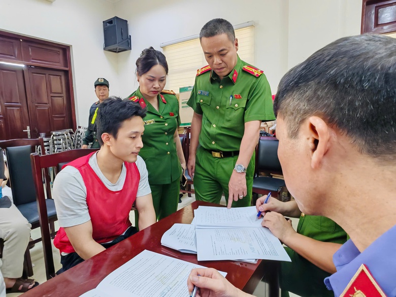 Vụ "hợp đồng kỳ nghỉ": Thu giữ, phong tỏa hơn 76 tỷ đồng v&agrave; nhiều sổ tiết kiệm tiền tỷ - Ảnh 1.