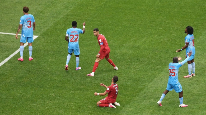 Fan Ronaldo công kích dàn sao tuyển Bồ Đào Nha vì lý do khó hiểu - Ảnh 2.