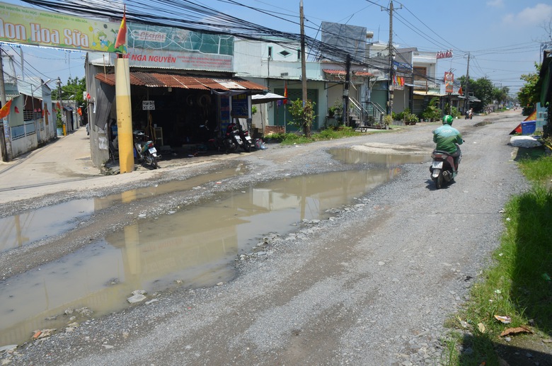 Tuyến đường Nguyễn Th&aacute;i Học hơn 20 năm tuổi ở Trảng D&agrave;i sắp được n&acirc;ng cấp - Ảnh 3.