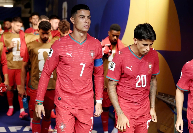 Fan Ronaldo công kích dàn sao tuyển Bồ Đào Nha vì lý do khó hiểu - Ảnh 1.