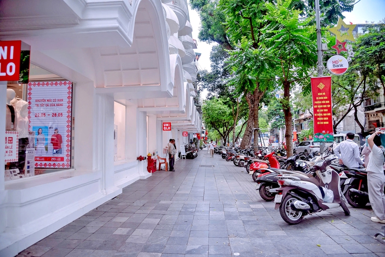 H&agrave; Nội: Gi&aacute;m s&aacute;t thế n&agrave;o khi th&iacute; điểm cho thu&ecirc; vỉa h&egrave;?- Ảnh 1.