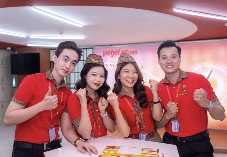 Bay c&ugrave;ng Vietjet, ho&agrave; m&igrave;nh v&agrave;o m&ugrave;a lễ hội b&oacute;ng đ&aacute; s&ocirc;i động nhất h&agrave;nh tinh - Ảnh 8.