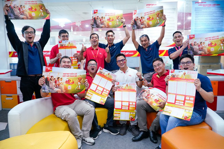 Bay c&ugrave;ng Vietjet, ho&agrave; m&igrave;nh v&agrave;o m&ugrave;a lễ hội b&oacute;ng đ&aacute; s&ocirc;i động nhất h&agrave;nh tinh - Ảnh 9.