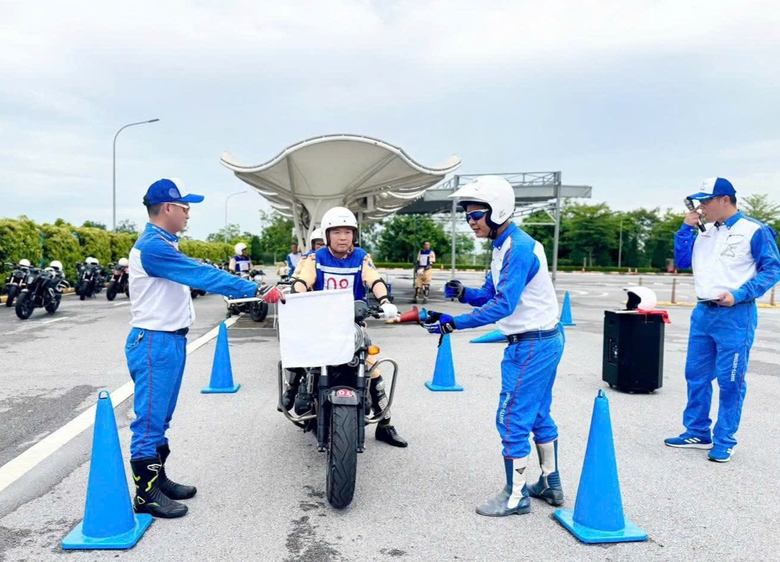 Phú Thọ bồi dưỡng nâng cao kỹ năng lái xe an toàn cho lực lượng Công an năm 2026 - Ảnh 2.