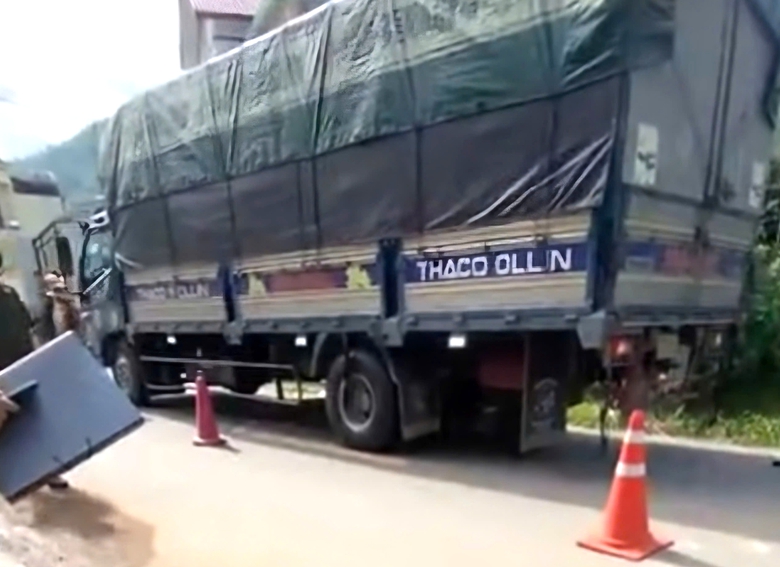 Phú Thọ: Tai nạn giao thông thương tâm khiến hai cháu nhỏ tử vong - Ảnh 1.