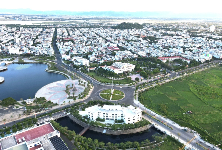 Đắk Lắk: Triển khai cơ chế “Luồng xanh”, rút ngắn 77-79% thời gian thực hiện thủ tục đầu tư - Ảnh 1.