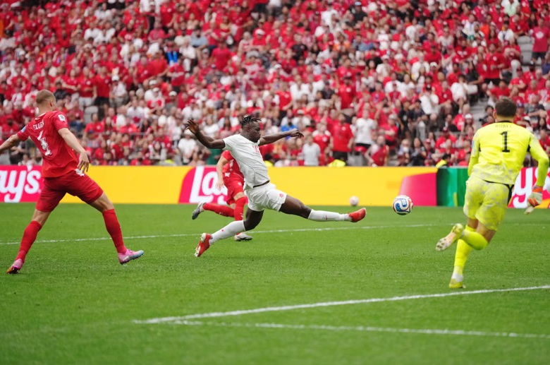 Thụy sĩ đ&aacute;nh bại Canada 2 - 1 , gi&agrave;nh ng&ocirc;i đầu bảng B World Cup 2026 - Ảnh 1.