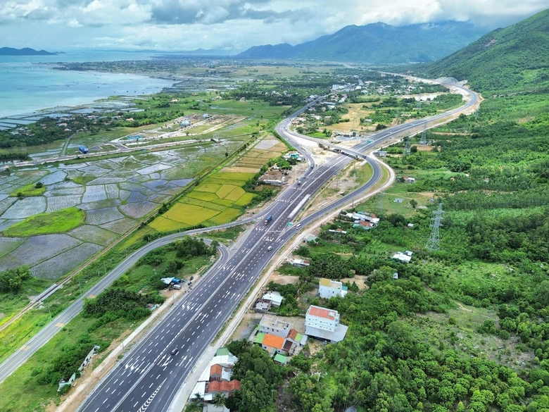 Kh&aacute;nh H&ograve;a siết chặt kiểm so&aacute;t m&ocirc;i trường, s&agrave;ng lọc dự &aacute;n ngay từ kh&acirc;u chấp thuận đầu tư - Ảnh 2.