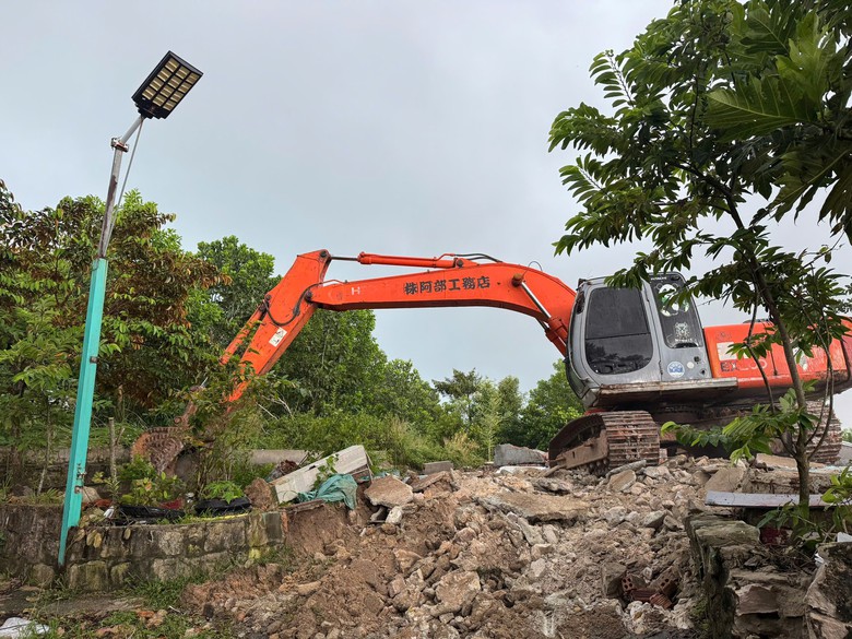 Ph&uacute; Quốc tiếp tục ra qu&acirc;n cưỡng chế 25 trường hợp lấn chiếm đất rừng   - Ảnh 3.
