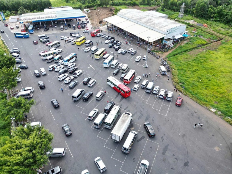 Ch&iacute;nh phủ y&ecirc;u cầu đẩy nhanh tiến độ 18 trạm dừng nghỉ cao tốc Bắc - Nam ph&iacute;a Đ&ocirc;ng - Ảnh 1.