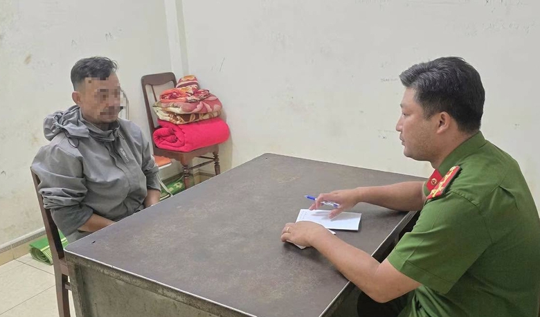 Gia Lai: Triệu tập người đ&agrave;n &ocirc;ng c&oacute; h&agrave;nh vi t&ocirc;ng xe, n&eacute;m đ&aacute; g&acirc;y rối giao th&ocirc;ng trong đ&ecirc;m - Ảnh 1.