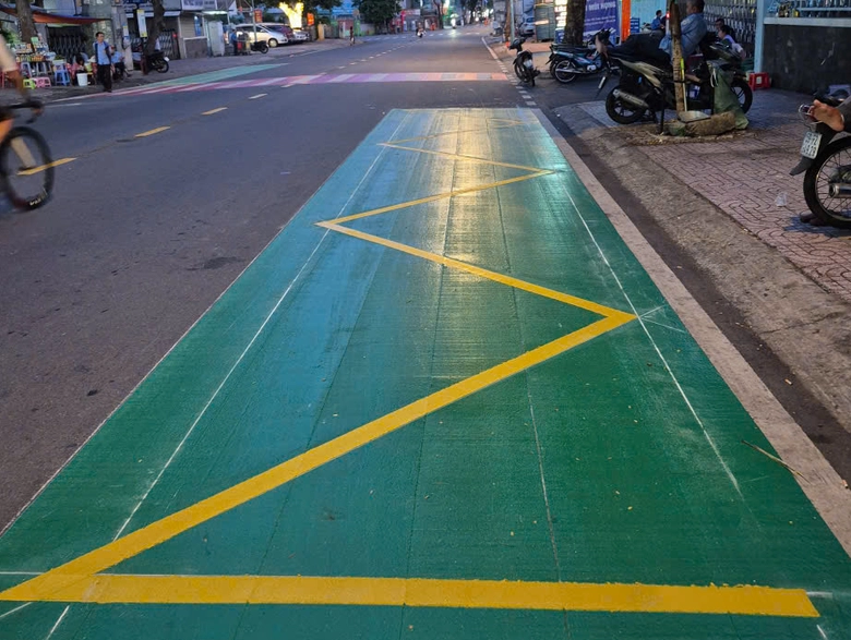 Xe mới, điểm dừng mới: TP.HCM sẵn s&agrave;ng cho giai đoạn xe bu&yacute;t miễn ph&iacute; - Ảnh 1.