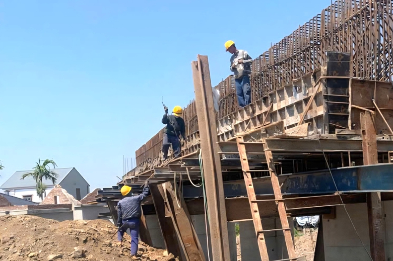 Ninh B&igrave;nh tăng cường an to&agrave;n thi c&ocirc;ng đường bộ trong m&ugrave;a nắng n&oacute;ng 2026 - Ảnh 3.