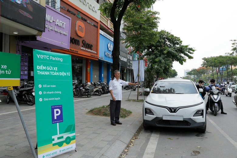 Gửi xe kh&ocirc;ng dừng: Bước tiến để H&agrave; Nội x&acirc;y dựng đ&ocirc; thị th&ocirc;ng minh - Ảnh 3.