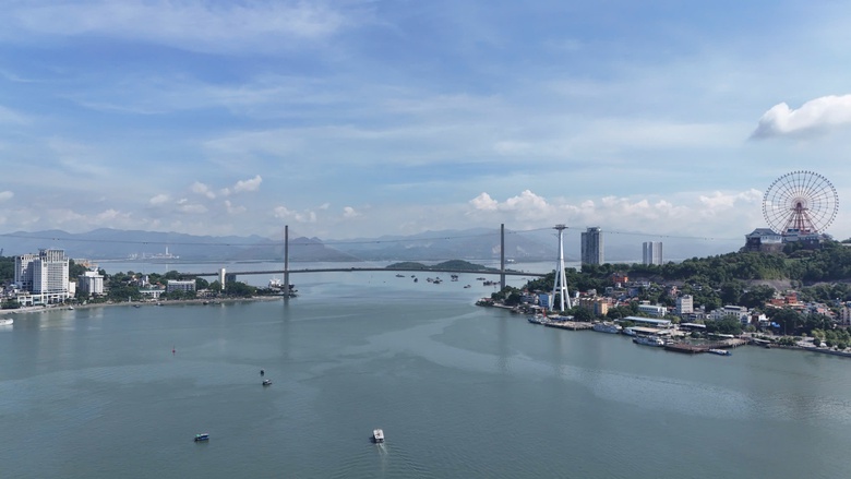 Quảng Ninh ho&agrave;n thiện hồ sơ đề nghị c&ocirc;ng nhận đ&ocirc; thị loại I - Ảnh 1.