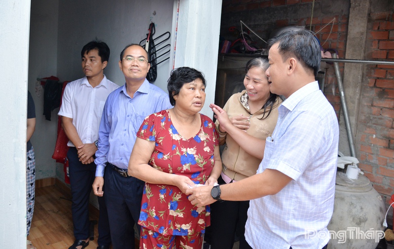 Khẩn trương khắc phục thi&ecirc;n tai, sạt lở ở Đồng Th&aacute;p - Ảnh 1.