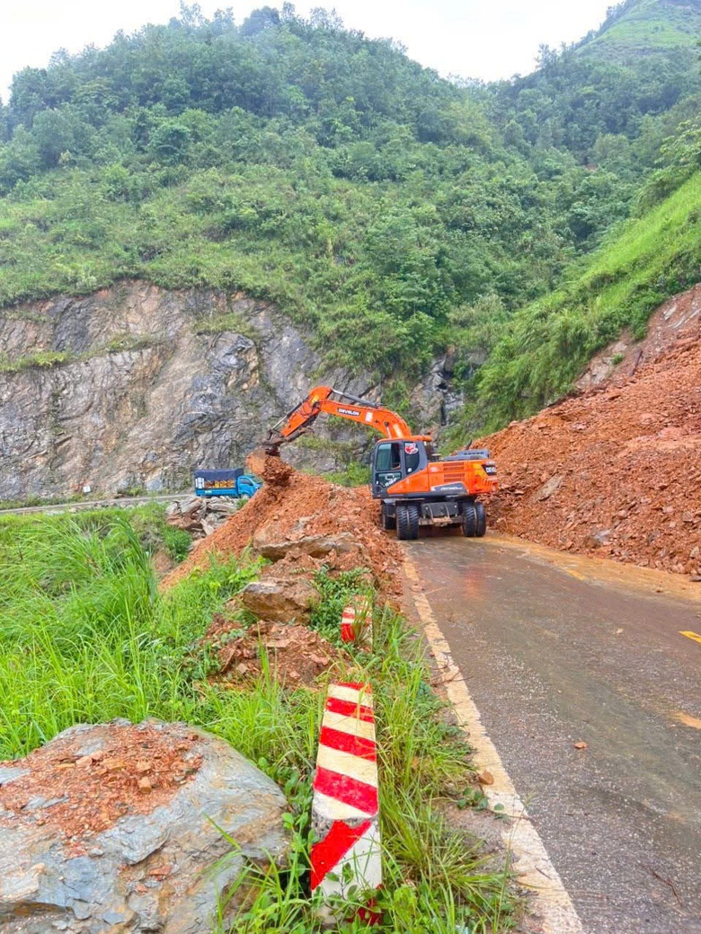 Tuy&ecirc;n Quang: Nhiều tuyến đường bị ngập, sạt lở sau mưa lớn - Ảnh 4.