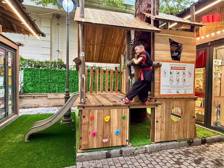 H&agrave; Nội c&oacute; th&ecirc;m một khu vui chơi tại Phố S&aacute;ch Cửa Nam - Ảnh 3.
