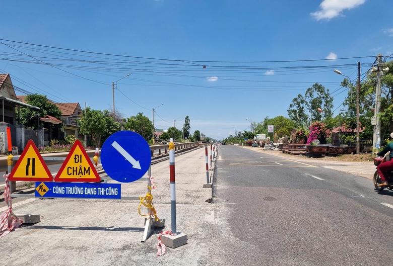 Tập trung sửa chữa c&aacute;c cầu v&agrave; mặt đường tr&ecirc;n QL1 qua Gia Lai - Ảnh 2.
